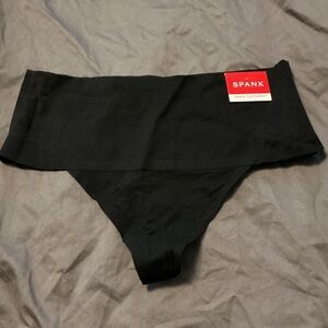 SPANX Undie-tectable Thong L SP0115